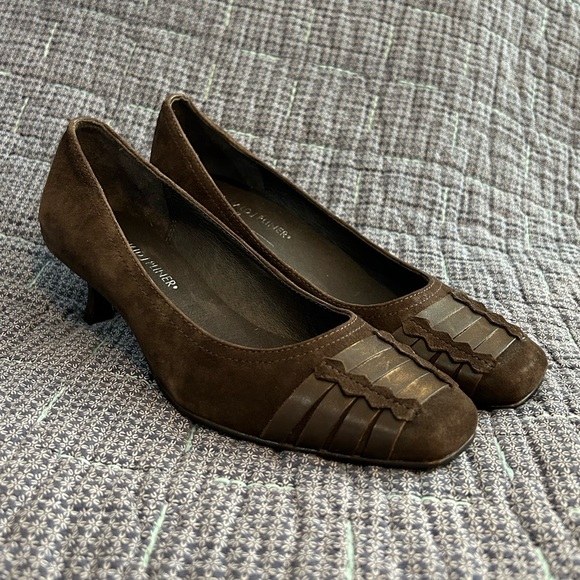 Donald J. Pliner Shoes - Donald Pilner Chocolate Brown Suede Kitten Heels